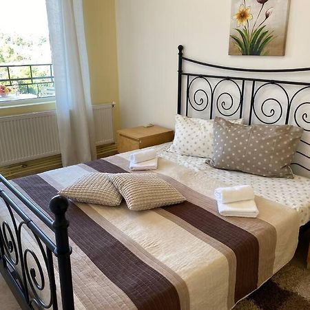 Apartment Happy Place Akatcia Veliko Tarnovo Luaran gambar