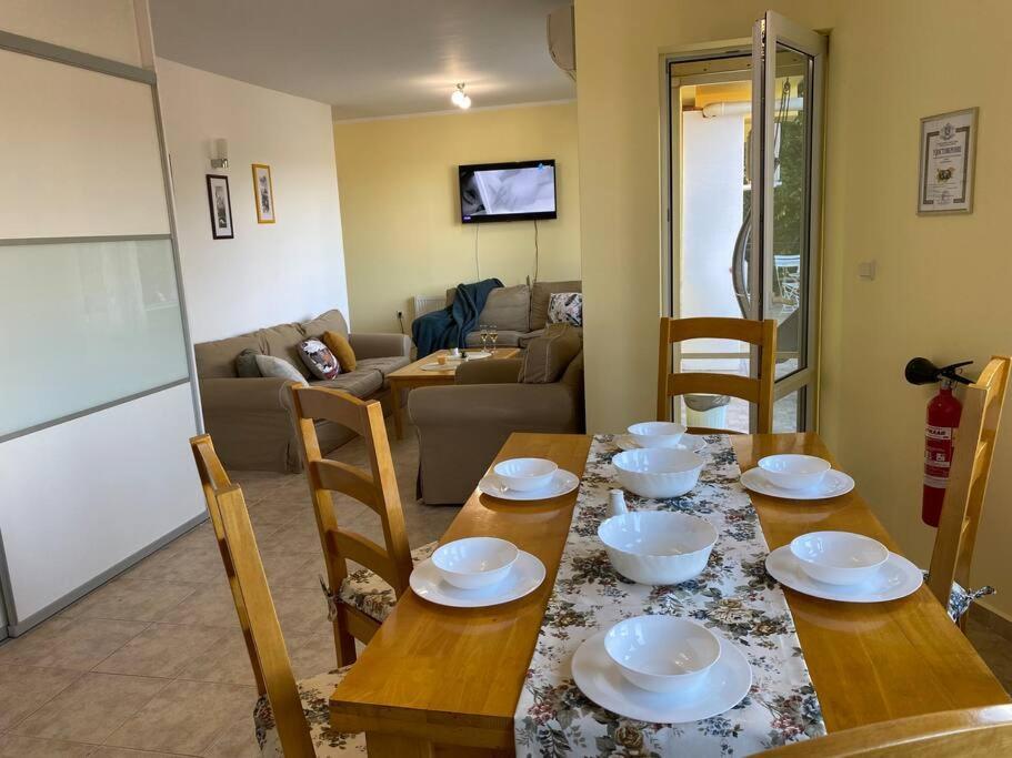 Apartment Happy Place Akatcia Veliko Tarnovo Luaran gambar